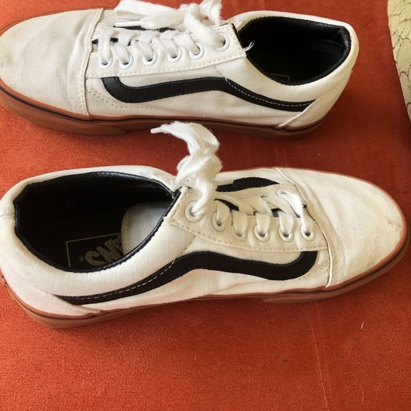 White and black vans 🐰 - Picture 4 of 8